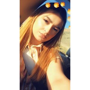 Meet your Posher, Malia